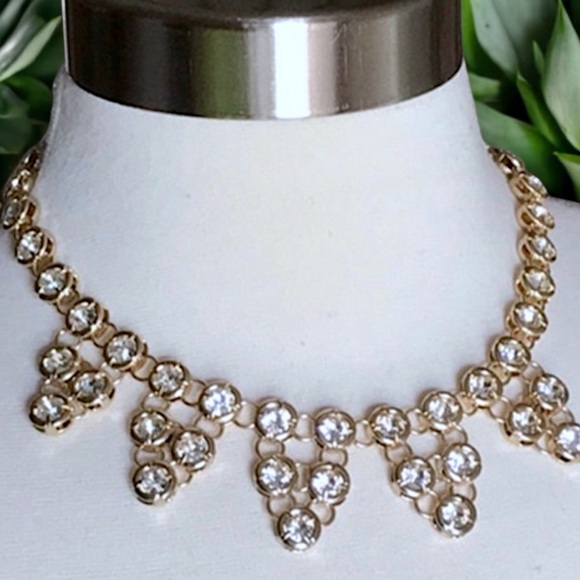 ✨ Crystal Encased Necklace & Stud Earring Set ✨ - Picture 12 of 16